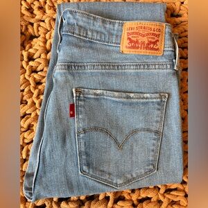 Levi's Women's Light Wash High-Rise Jeans